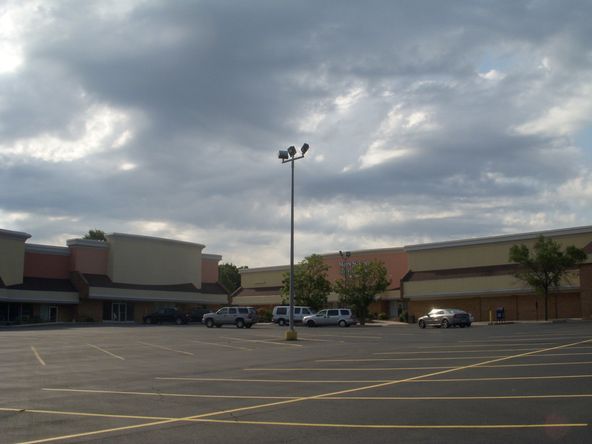 Springwood Plaza: 10160 W Florissant Ave, Saint Louis, MO 63136